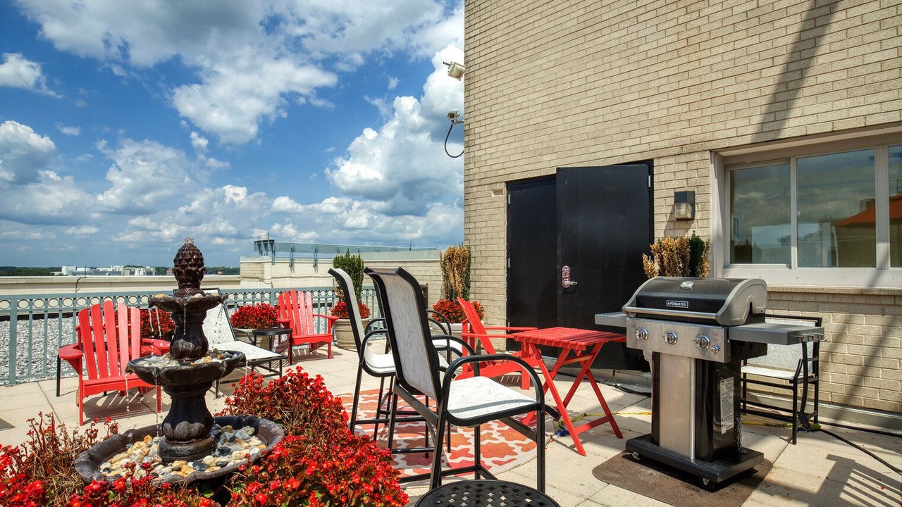 Photo of Outdoor in Woodmont Triangle