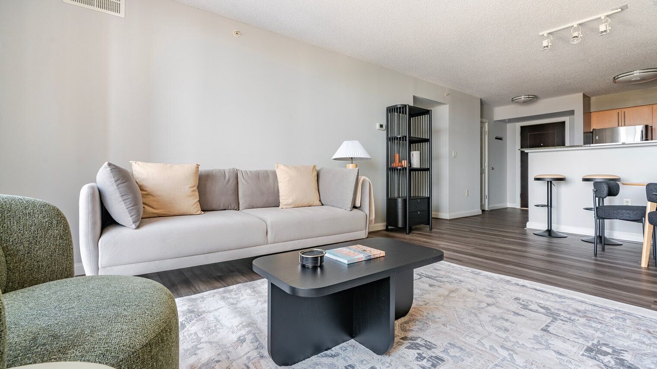 Photo of Livingroom in Woodmont Triangle