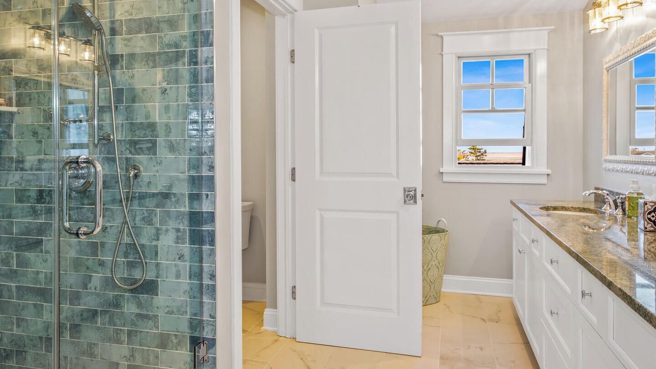Photo of Bathroom in Avalon