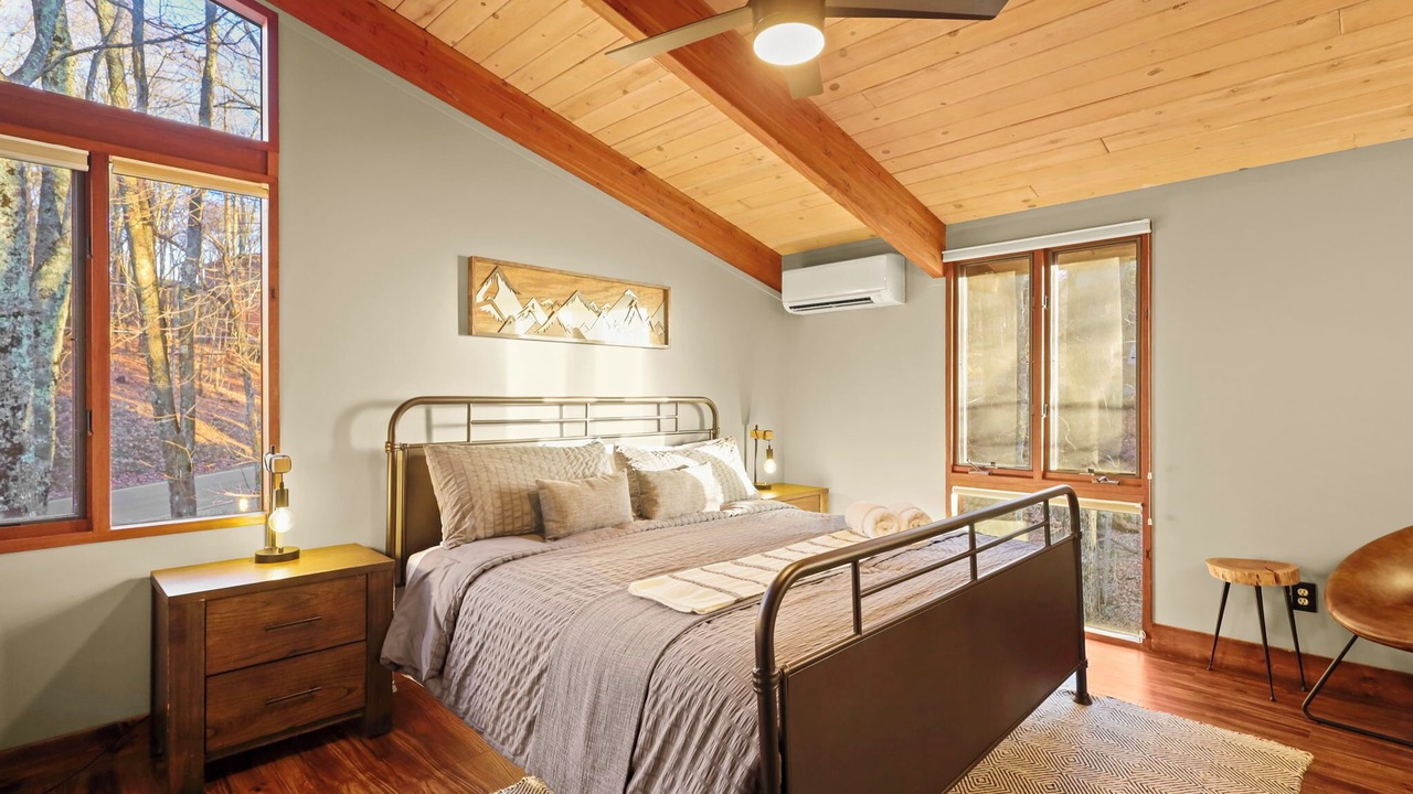Photo of Bedroom in Beech Mountain