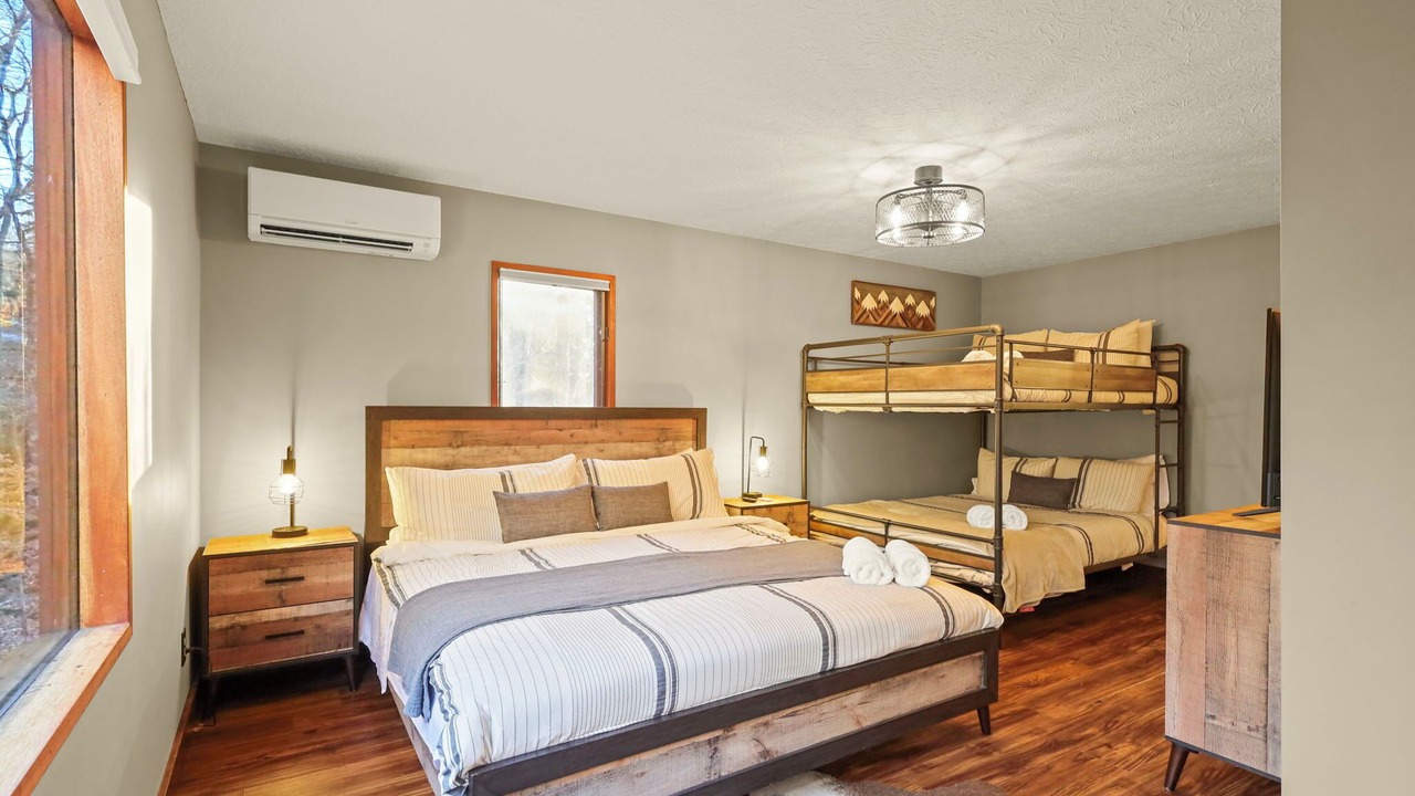 Photo of Bedroom in Beech Mountain