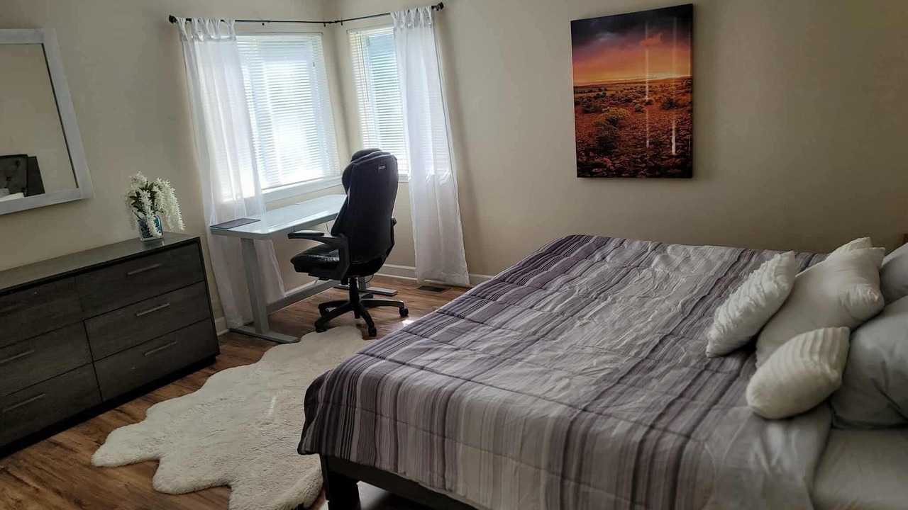 Photo of Bedroom in Lake in the Hills
