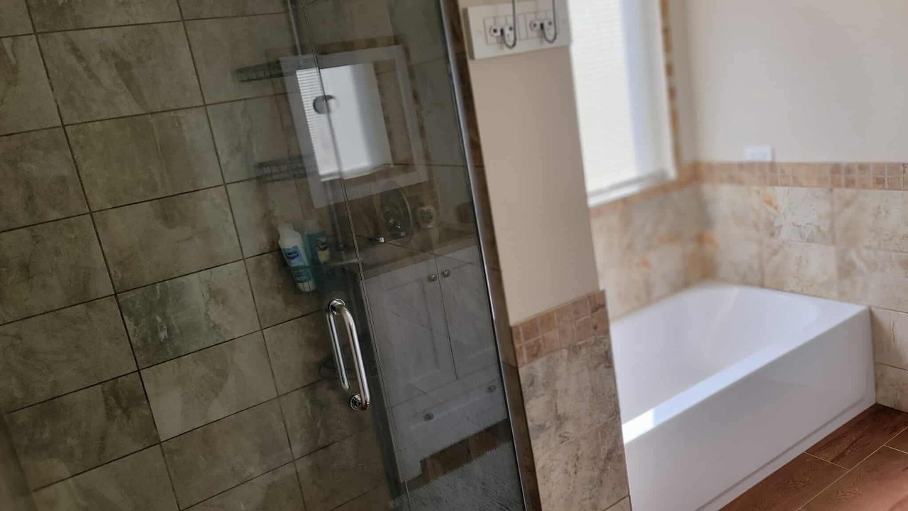 Photo of Bathroom in Lake in the Hills