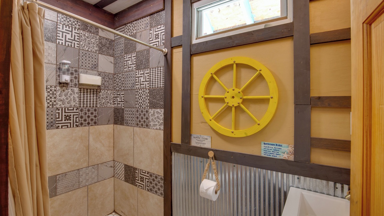 Photo of Bathroom in Lake Lafayette