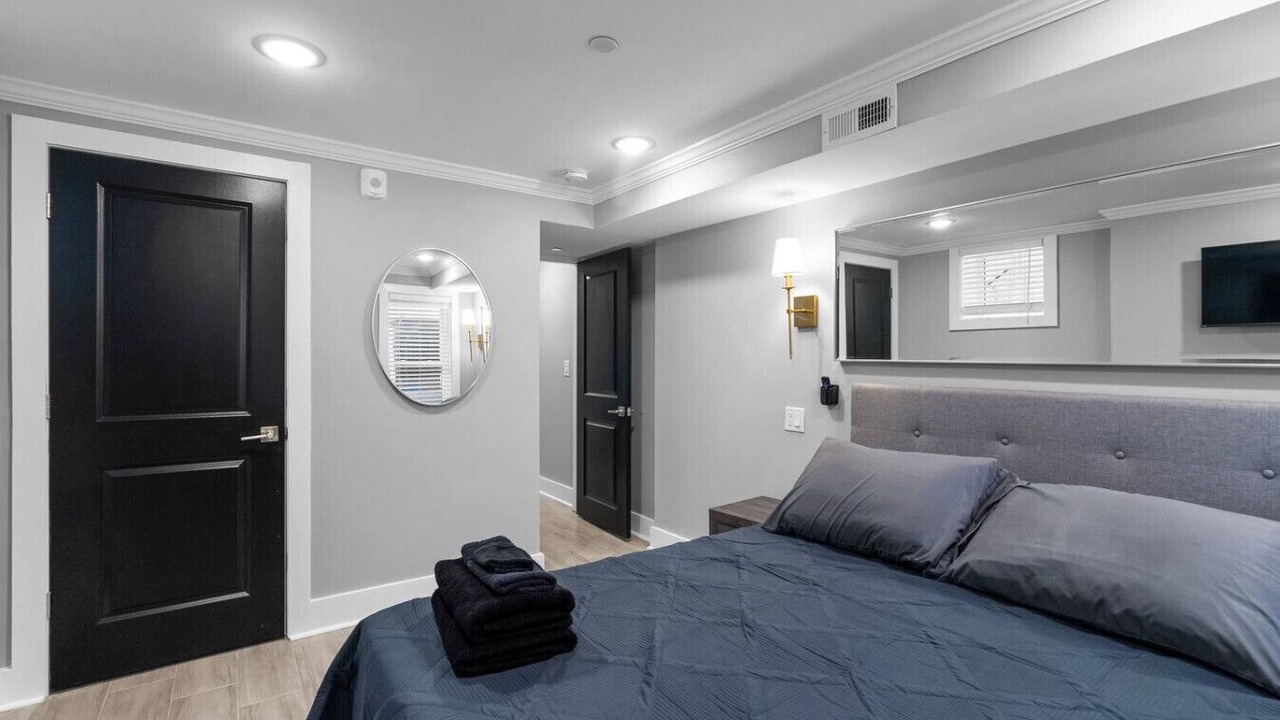 Photo of Bedroom in Truxton Circle