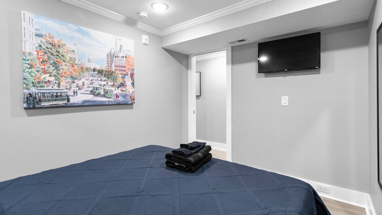 Photo of Bedroom in Truxton Circle