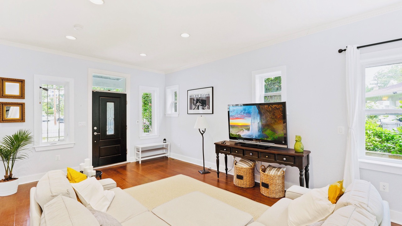 Photo of Livingroom in Takoma