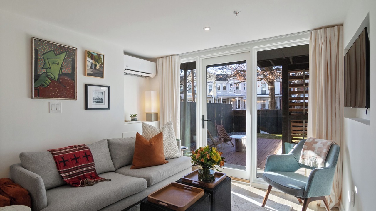 Photo of Livingroom in Petworth