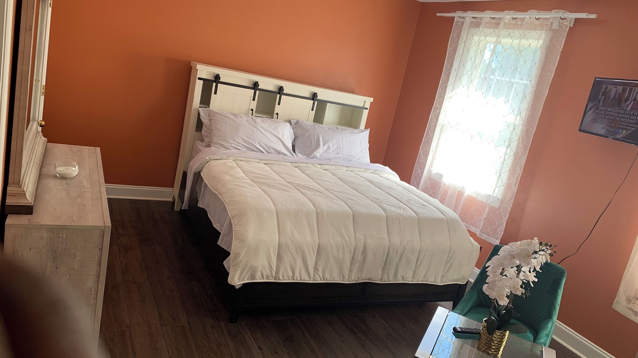 Photo of Bedroom in Aspen Hill