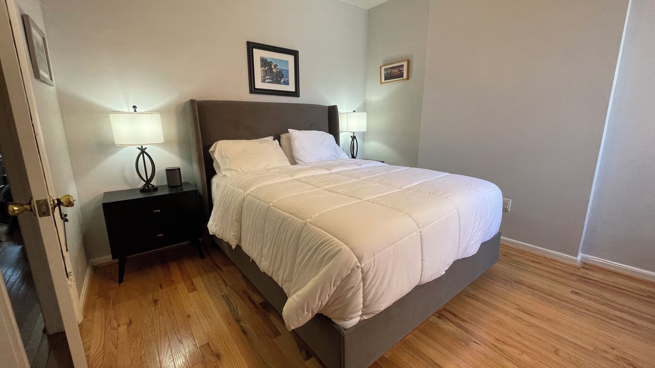 Photo of Bedroom in Truxton Circle