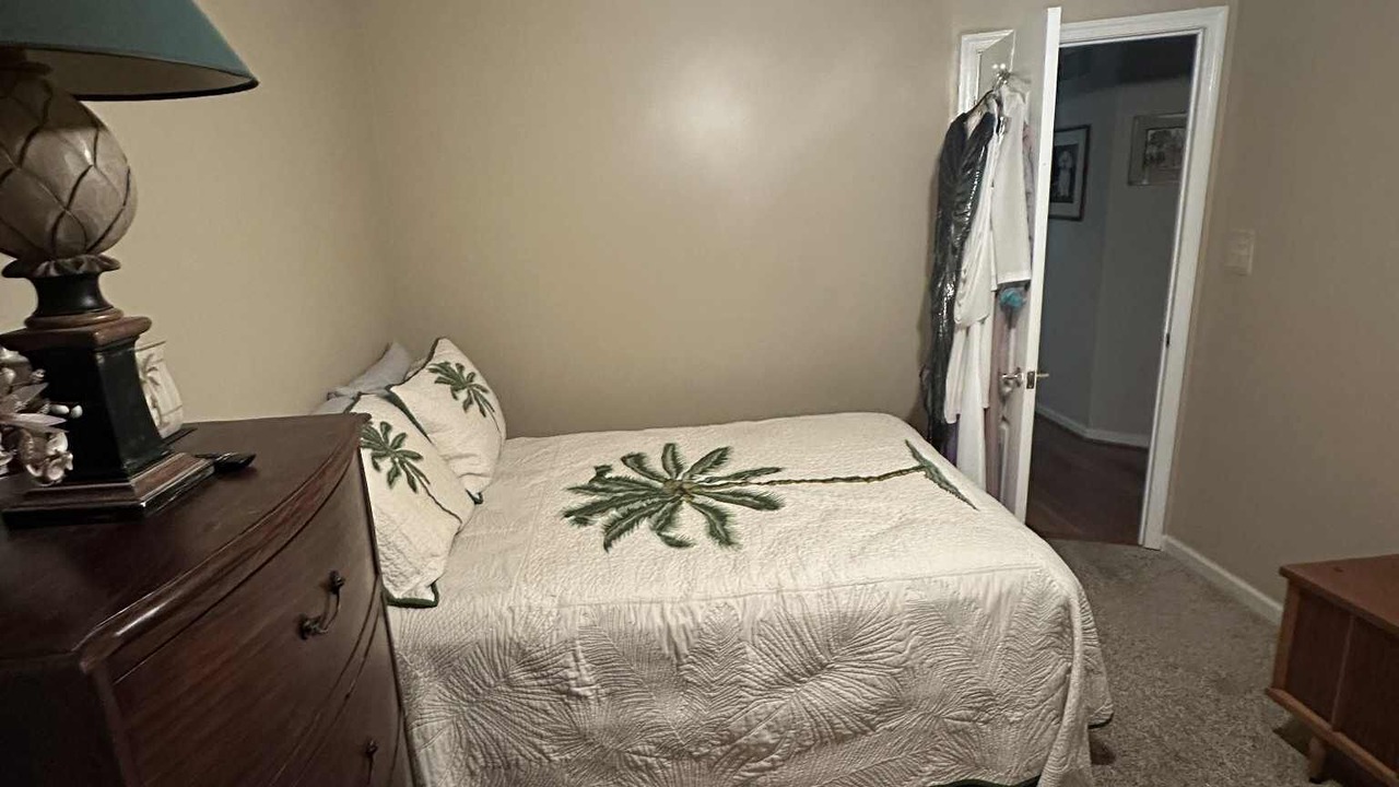 Photo of Bedroom in Lake Shore