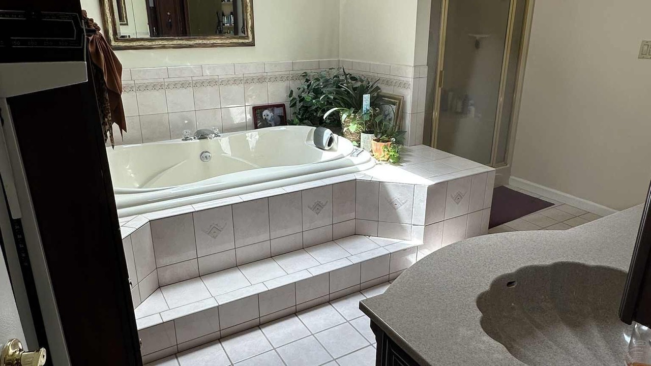 Photo of Bathroom in Lake Shore
