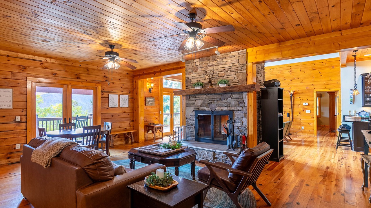 Photo of Livingroom in Seven Devils