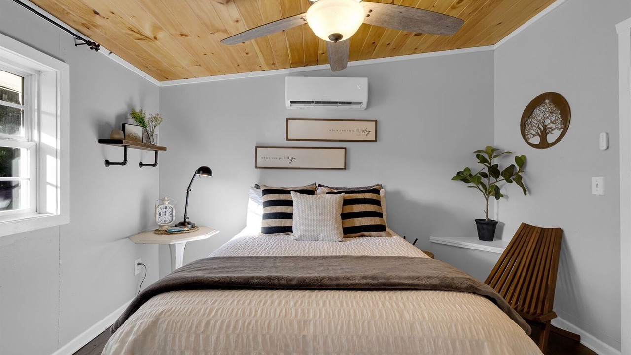 Photo of Bedroom in Valley Head