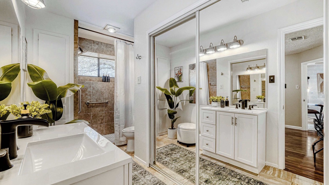 Photo of Bathroom in Wells Branch