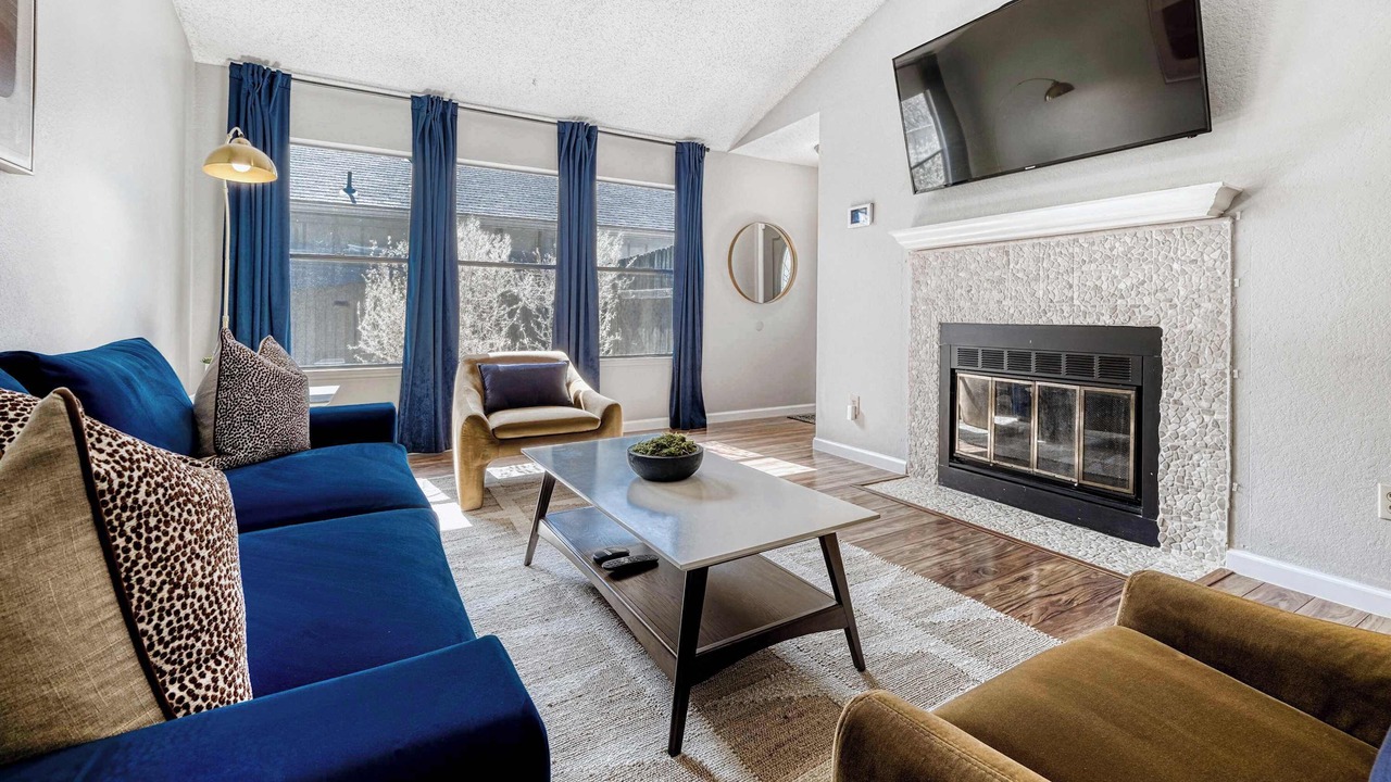 Photo of Livingroom in Wells Branch