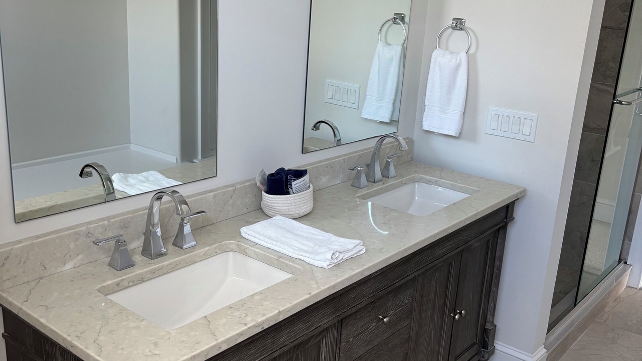 Photo of Bathroom in Avalon