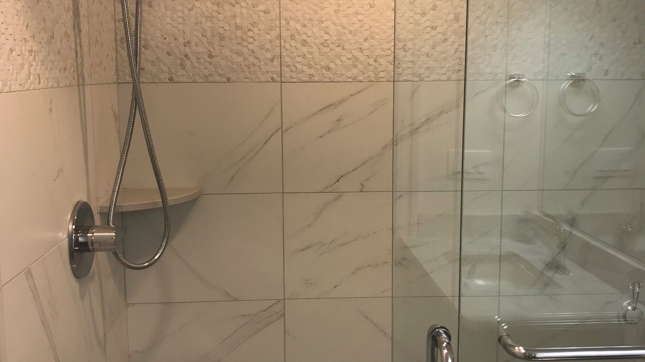 Photo of Bathroom in Avalon
