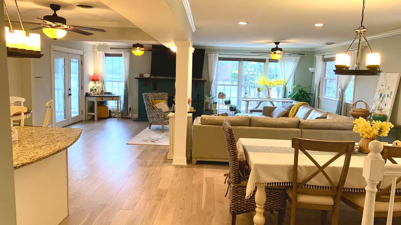 Photo of Livingroom in Elwood