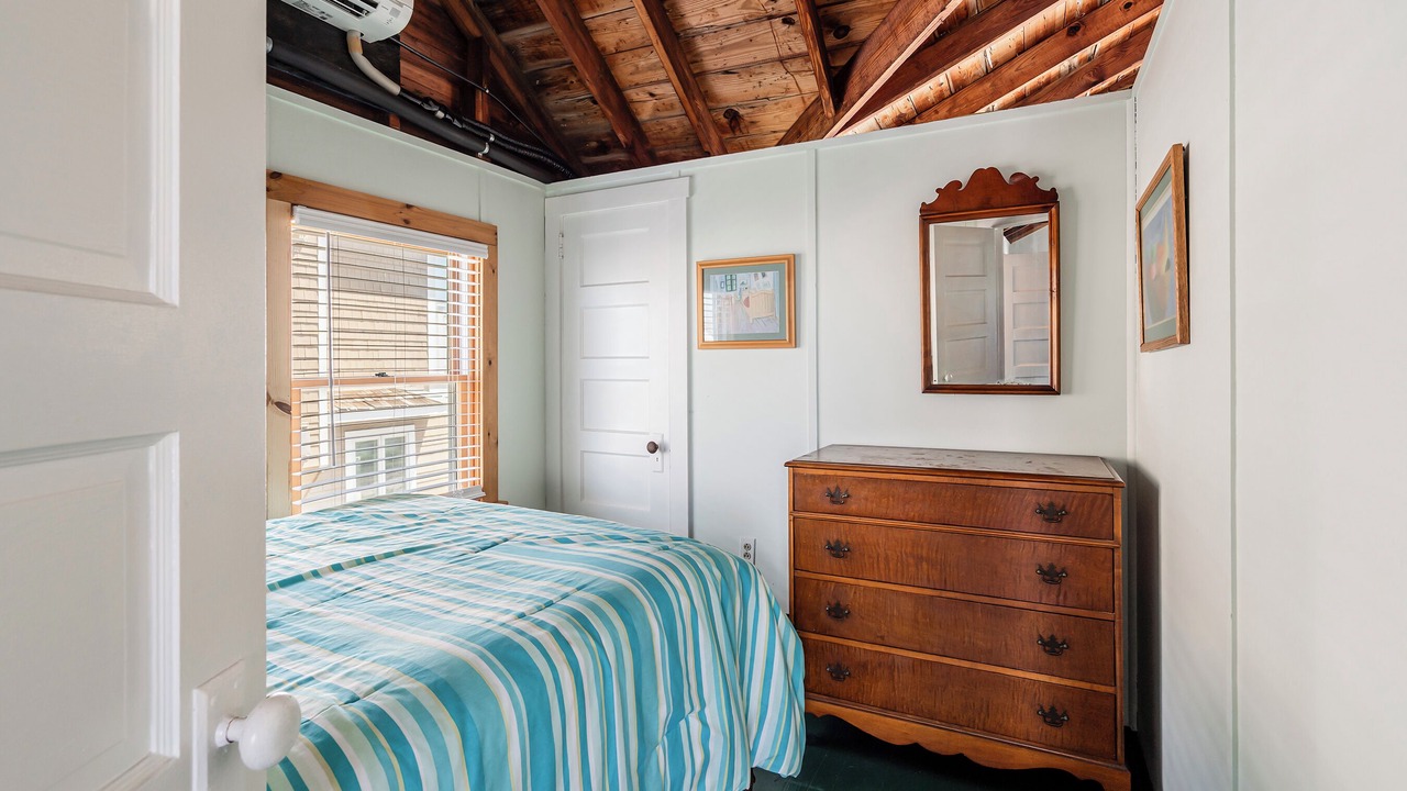 Photo of Bedroom in Mantoloking