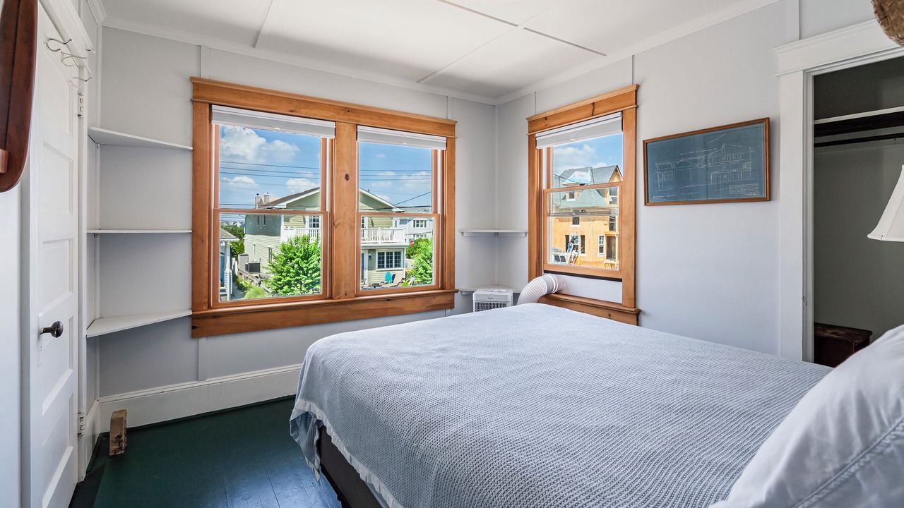 Photo of Bedroom in Mantoloking