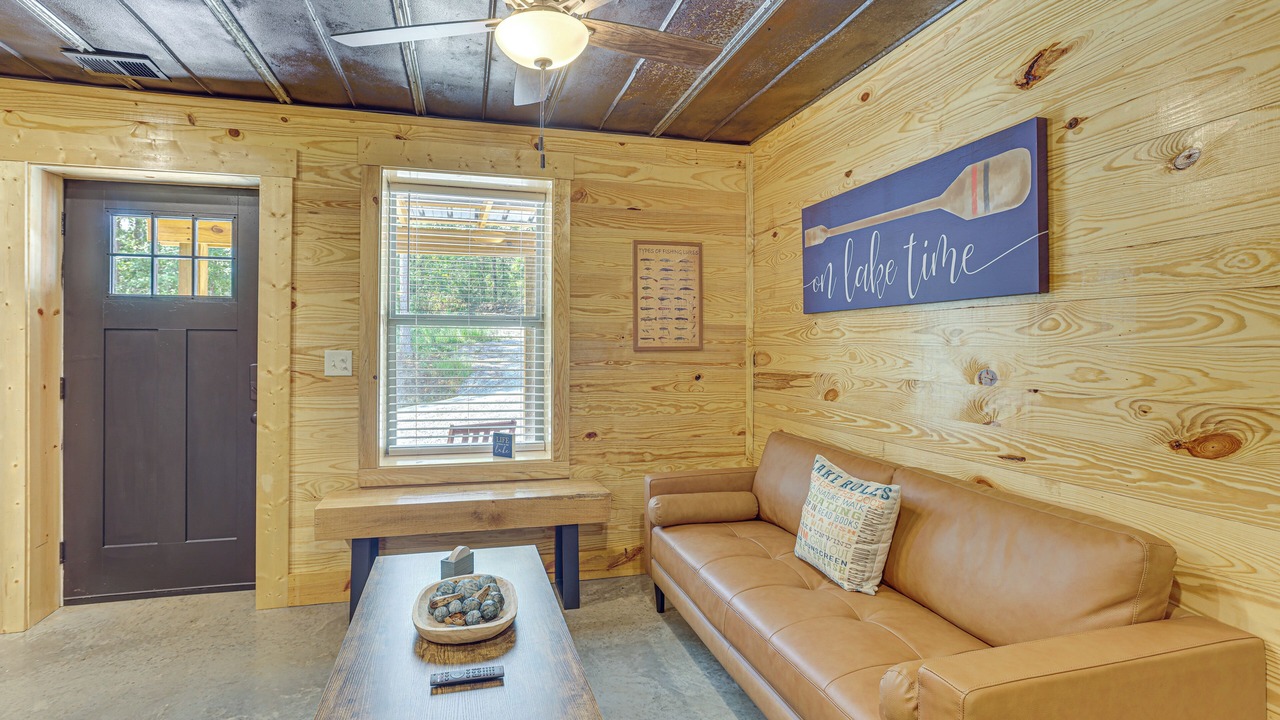 Photo of Bedroom in Alpine Bay