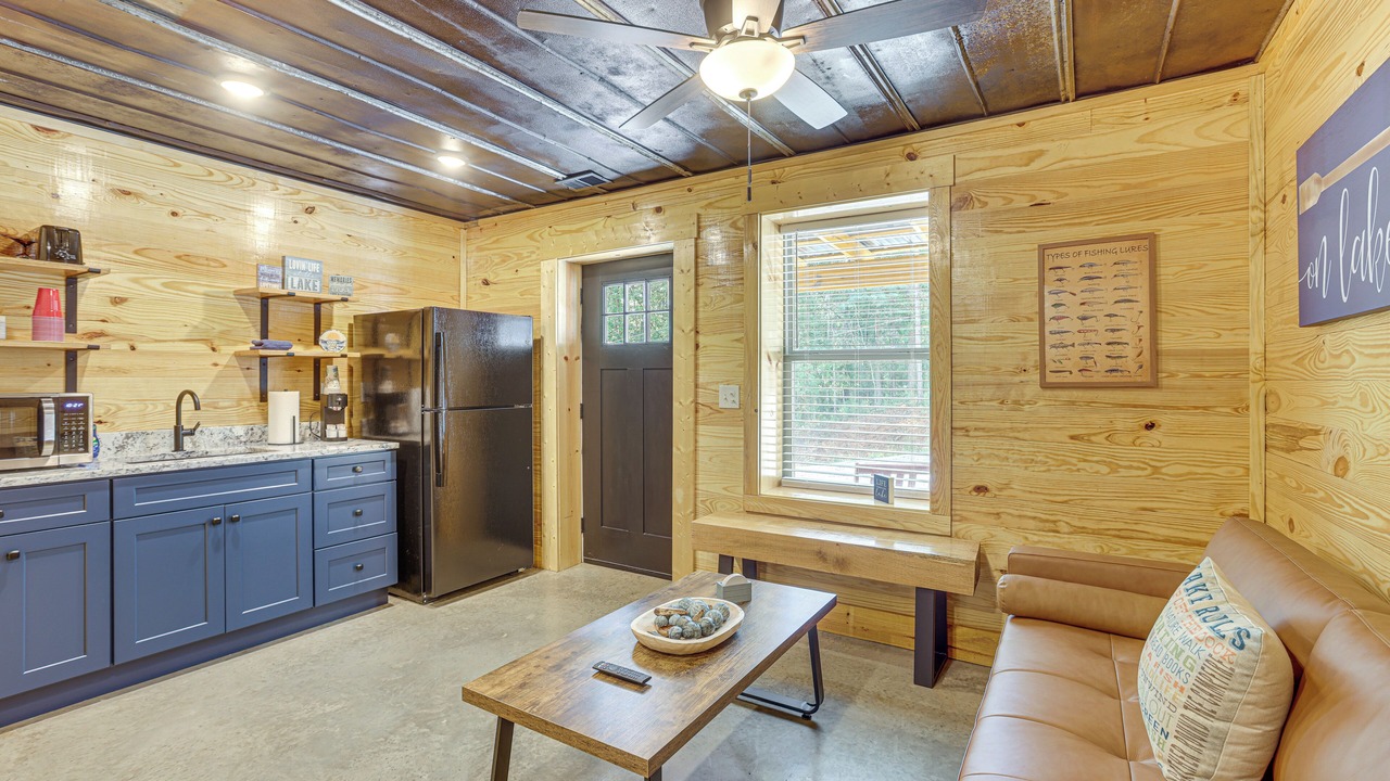 Photo of Livingroom in Alpine Bay