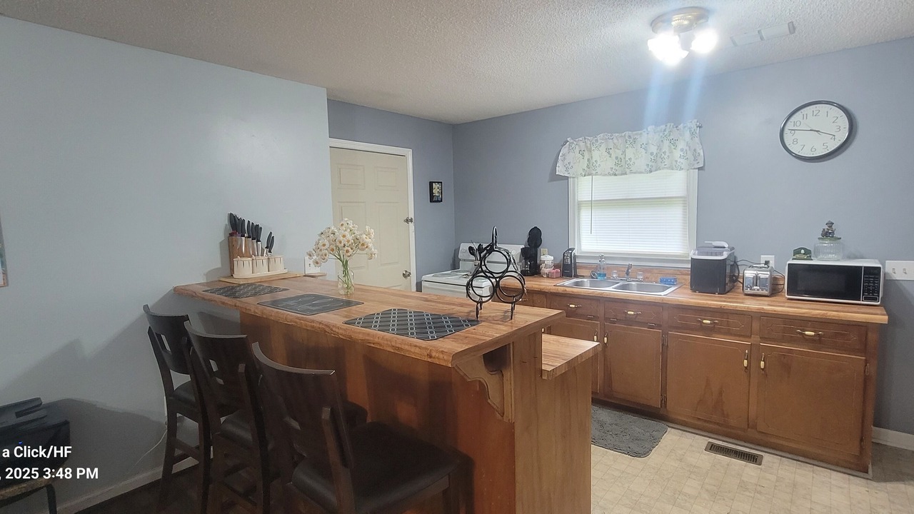 Photo of Kitchen in Adairsville
