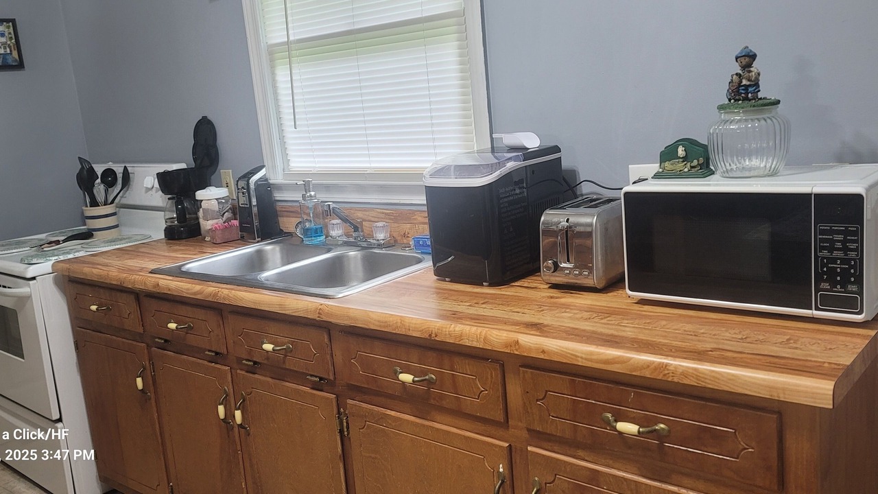 Photo of Kitchen in Adairsville