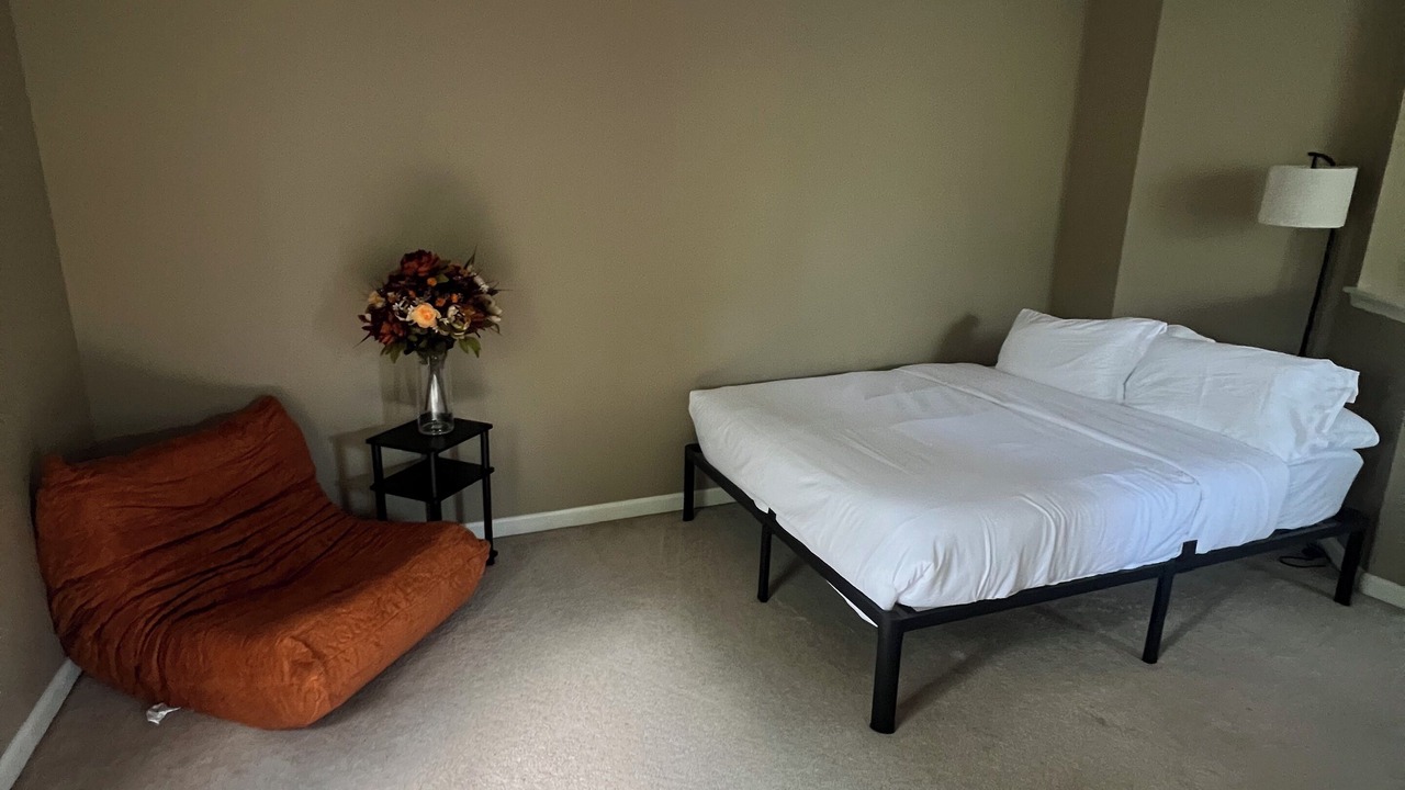 Photo of Bedroom in Lake Arbor