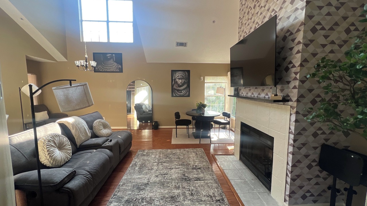 Photo of Livingroom in Lake Arbor