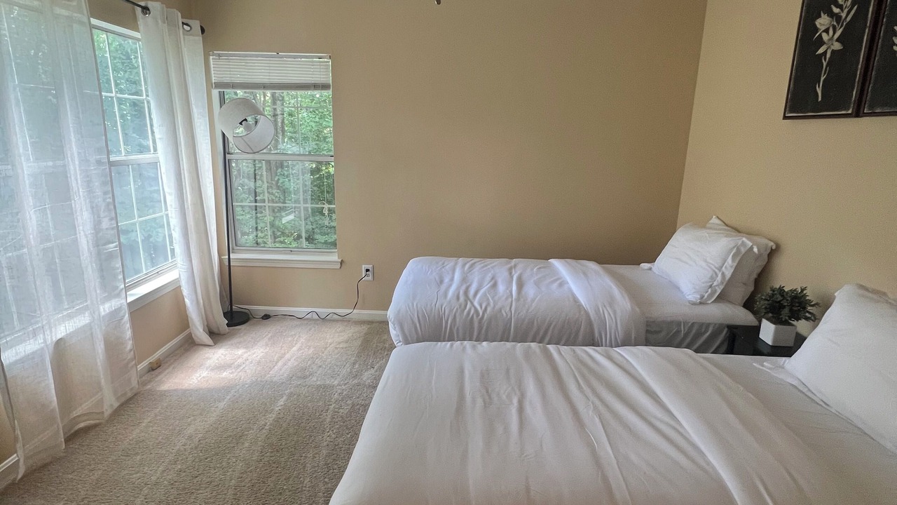 Photo of Bedroom in Lake Arbor