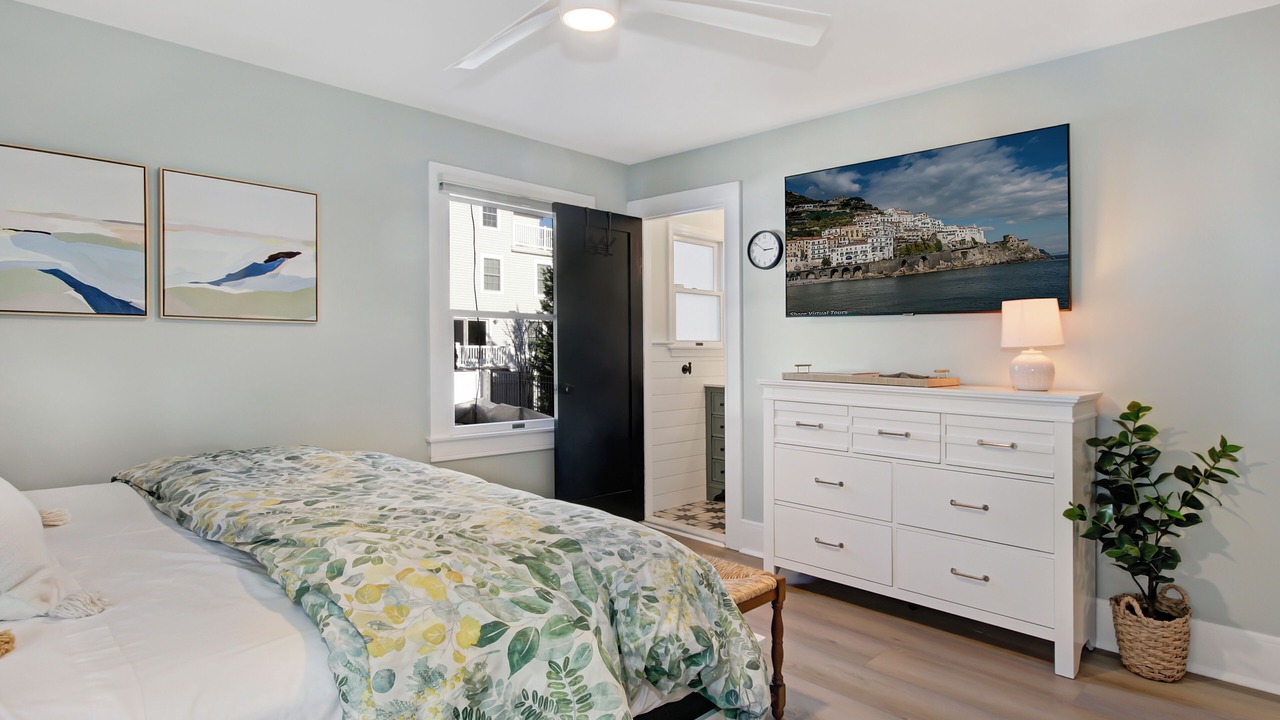 Photo of Bedroom in Avalon