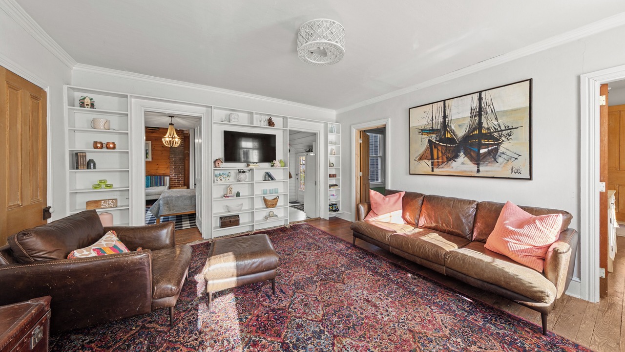 Photo of Livingroom in Milton