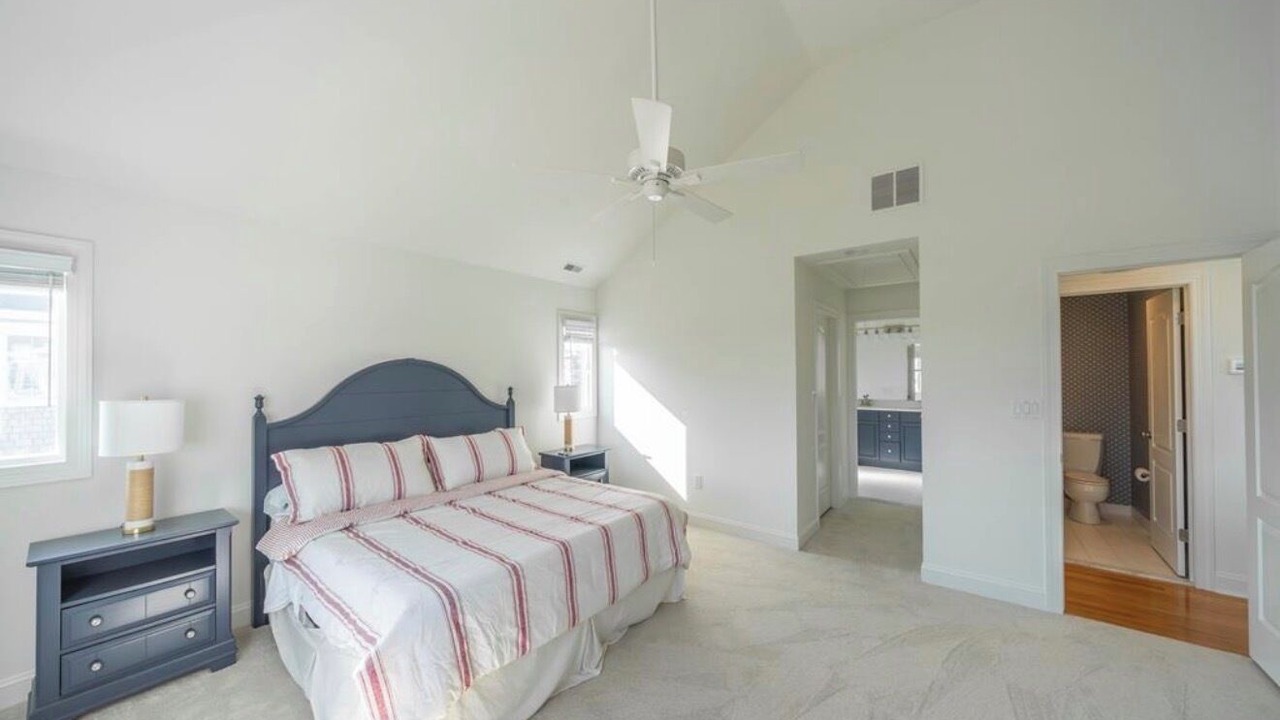Photo of Bedroom in Avalon