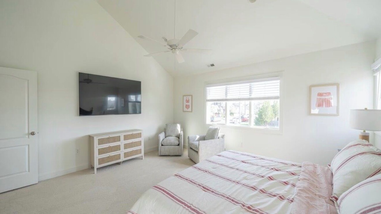 Photo of Bedroom in Avalon