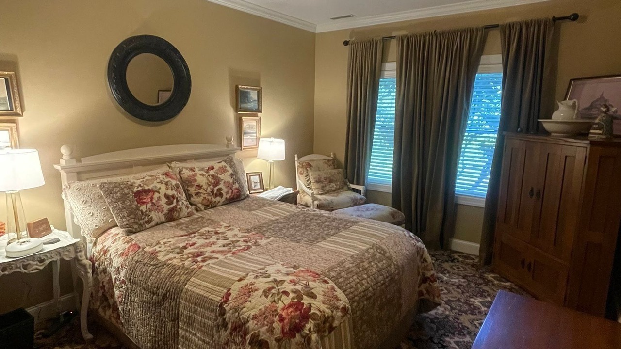Photo of Bedroom in Pella