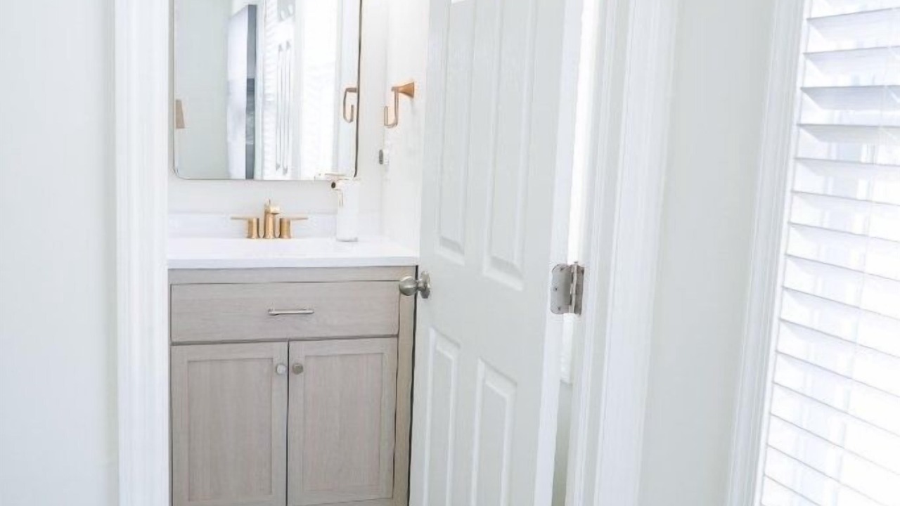 Photo of Bathroom in Mud City