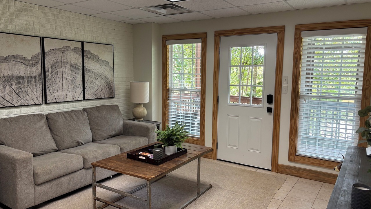 Photo of Livingroom in Newell