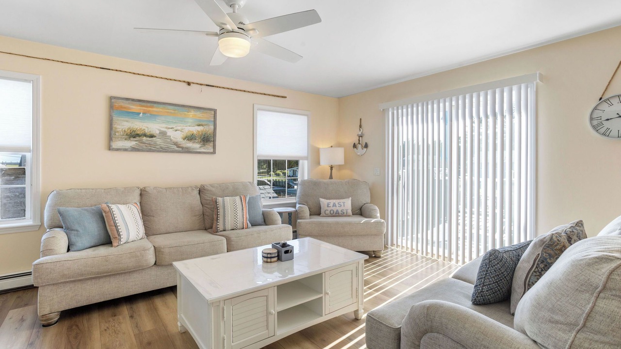 Photo of Livingroom in Little Egg Harbor