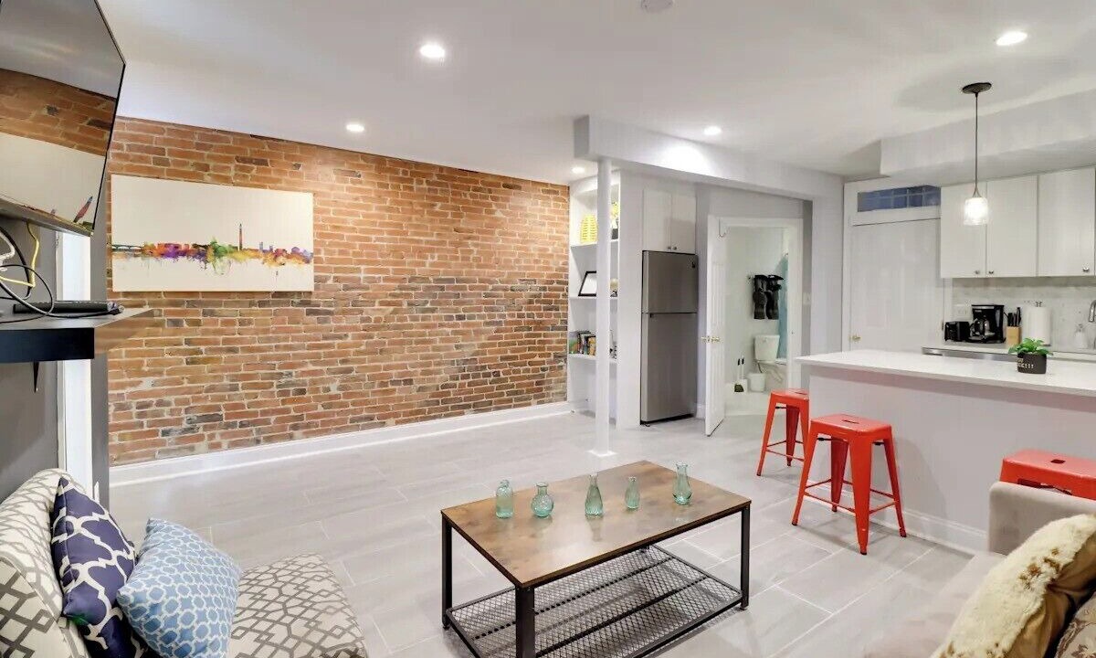 Photo of Livingroom in Truxton Circle