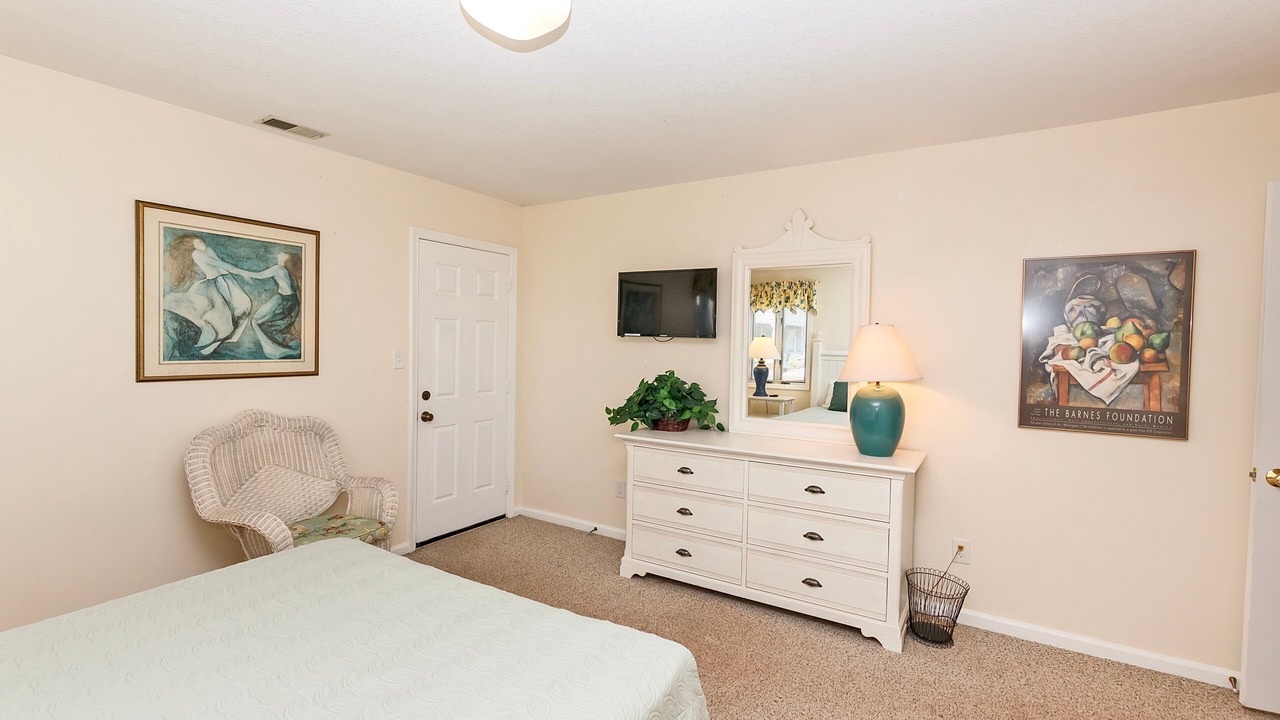 Photo of Bedroom in Corolla Light