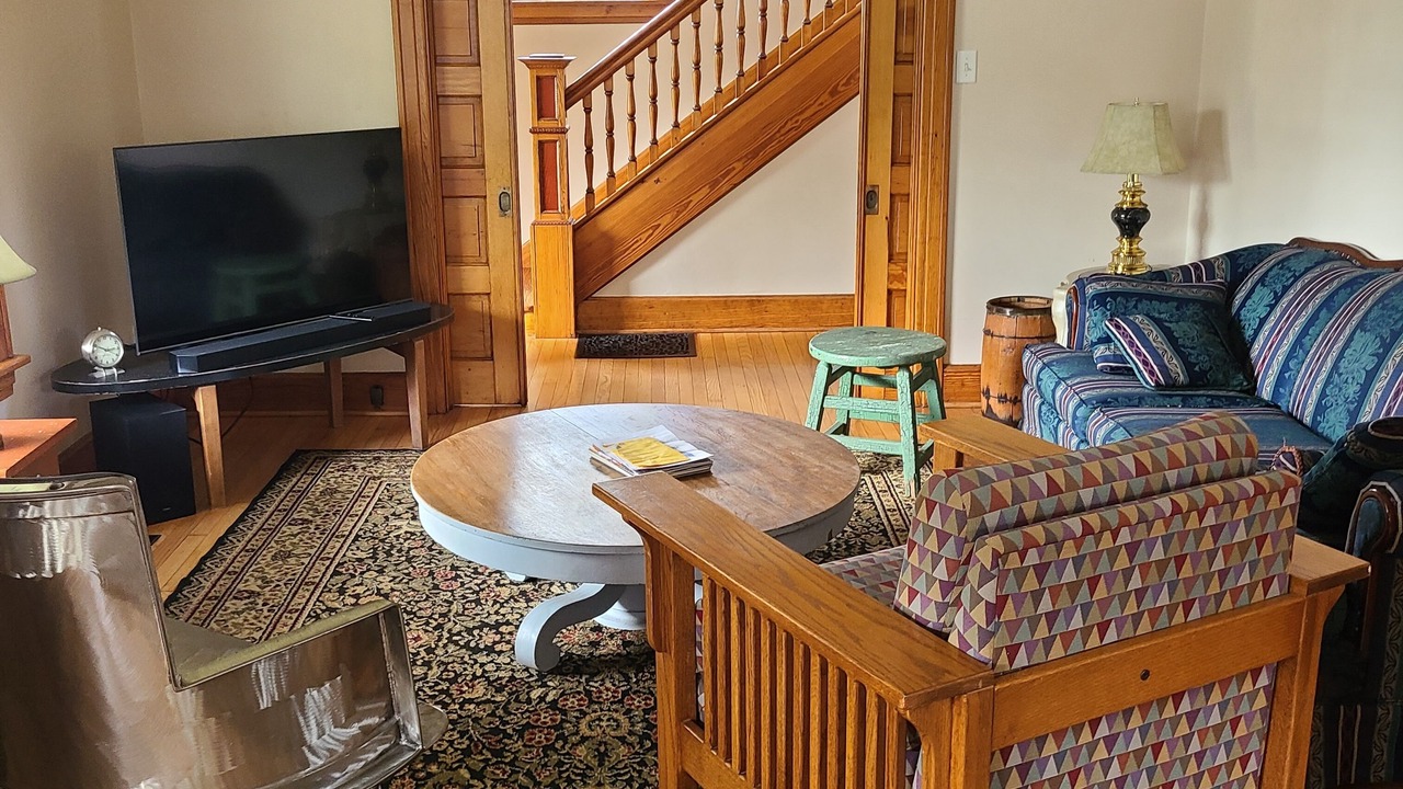 Photo of Livingroom in Iowa City