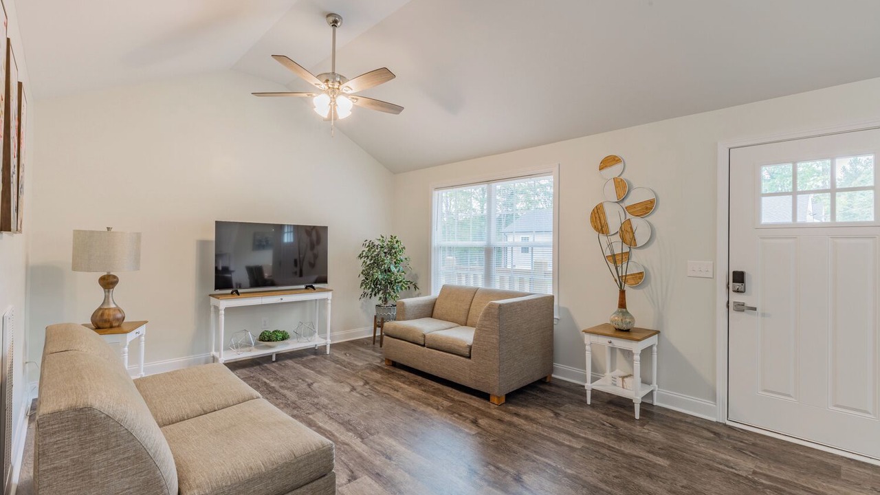 Photo of Livingroom in Dalton