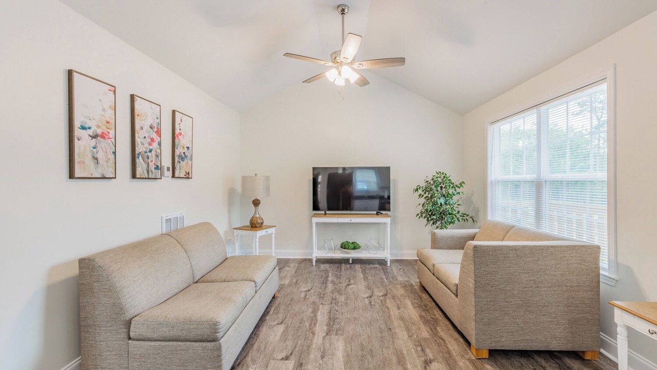 Photo of Livingroom in Dalton
