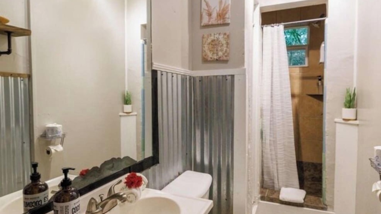Photo of Bathroom in Fort Payne