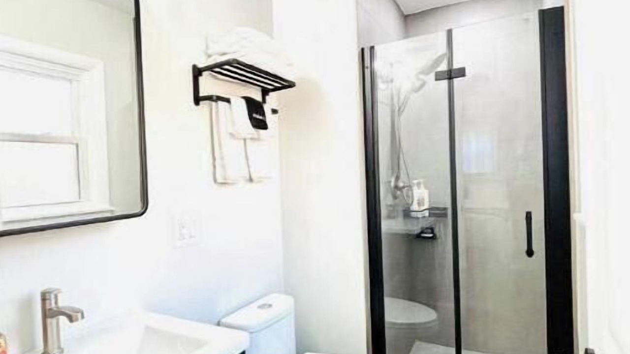 Photo of Bathroom in Oak Park