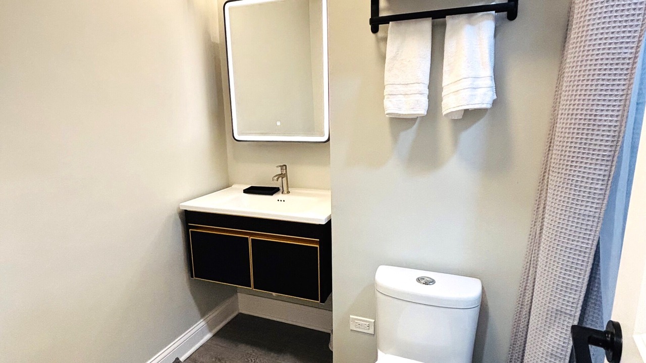 Photo of Bathroom in Oak Park