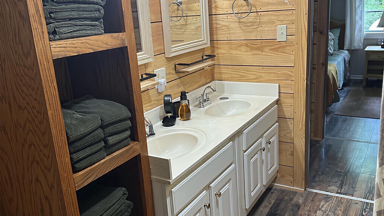Photo of Bathroom in Albertville