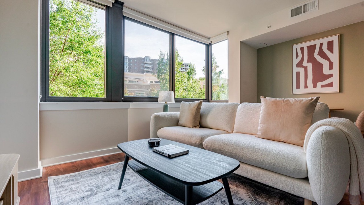 Photo of Livingroom in Rosslyn